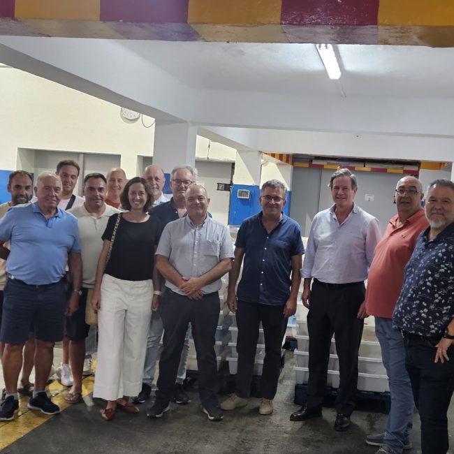 Los pescadores de Mallorca analizan con Javier Garat las negociaciones europeas que marcarán el futuro de la pesca